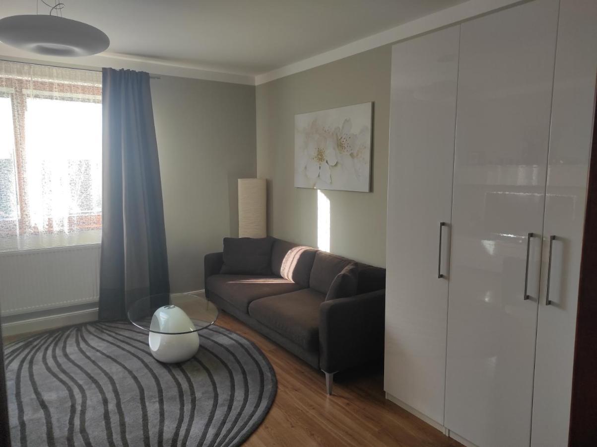 Domo Apartment Stredokluky ภายนอก รูปภาพ