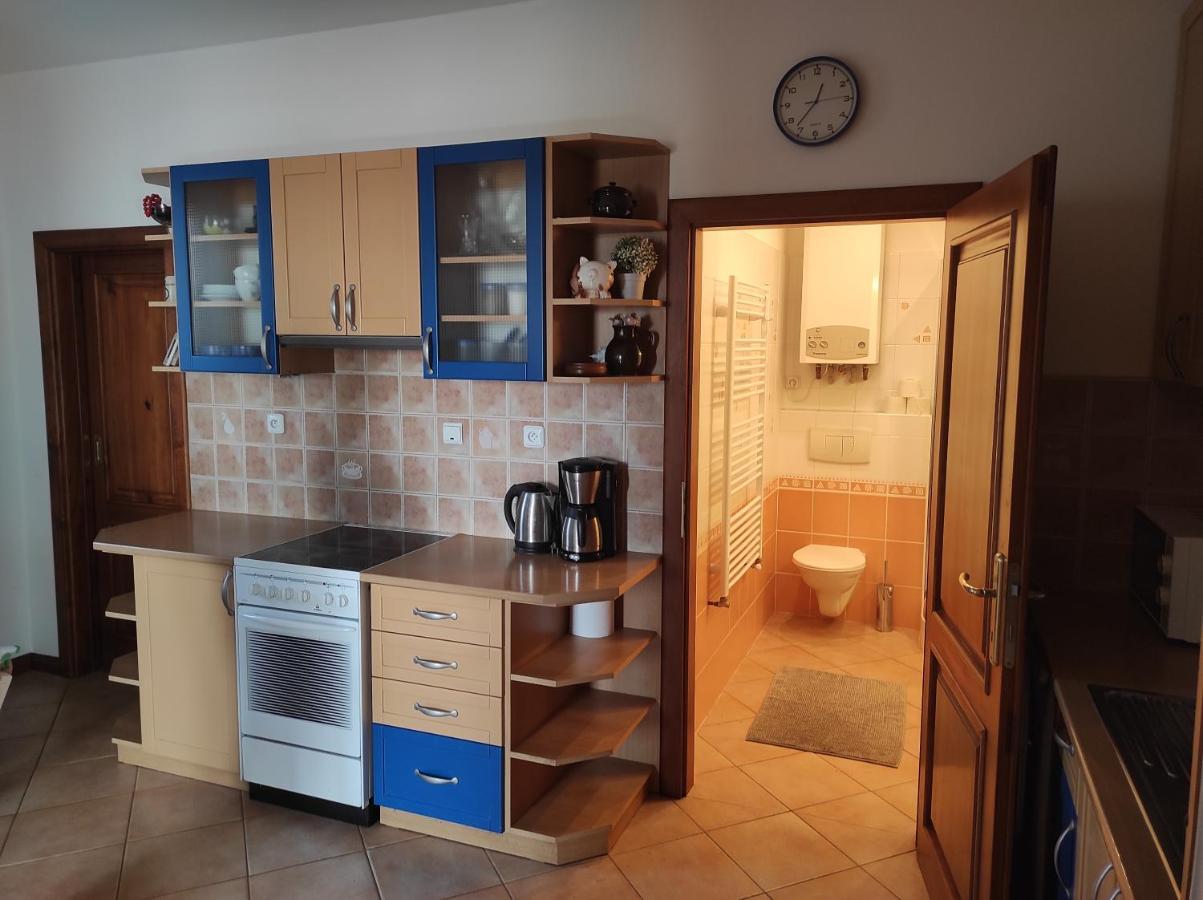 Domo Apartment Stredokluky ภายนอก รูปภาพ